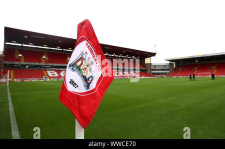 Eine allgemeine Ansicht der Tonhöhe von der Ecke Flagge vor dem Sky Bet Meisterschaft Gleiches an Oakwell, Barnsley. Stockfoto