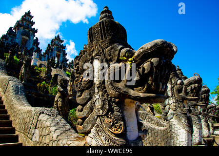 Paduraksa Portale von Pura Penataran Agung Lempuyang - Bali - Indonesien Stockfoto