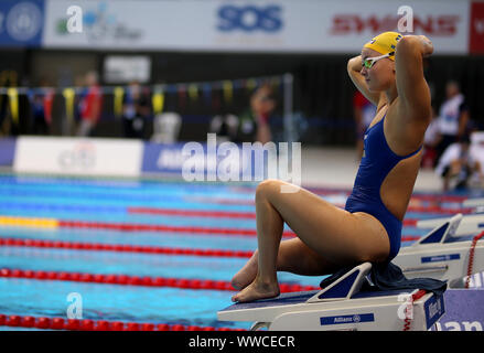 Schwedens Lina Watz während der Aufwärmphase Session bei Tag sieben der Welt Para Schwimmen Allianz Meisterschaften an der London Aquatic Centre, London. Stockfoto