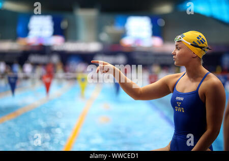 Schwedens Lina Watz während der Aufwärmphase Session bei Tag sieben der Welt Para Schwimmen Allianz Meisterschaften an der London Aquatic Centre, London. Stockfoto