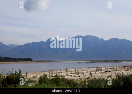 Theewaterskloof Dam in der Nähe von Villiersdorp, Western Cape, Südafrika. Stockfoto