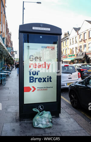 Haringey, London, UK. 15. September 2019. Machen Sie sich bereit für Brexit Reklametafeln, die Kampagne die Menschen über Brexit zu informieren. Quelle: Matthew Chattle/Alamy leben Nachrichten Stockfoto