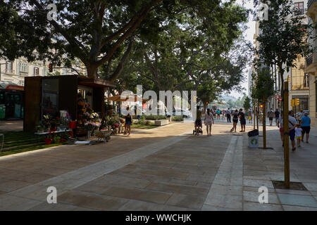 Stadt Málaga nach Bauarbeiten. Alameda Principal, vor kurzem Fußgängerzone. Andalusien, Spanien. Stockfoto