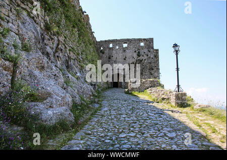 Eingangstor zur Burg Rozafa in Shkodra, Albanien Stockfoto