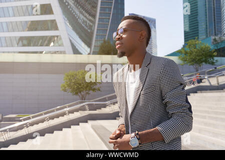 Ein Schuss von Junge attraktive dunkelhäutige Ausländer Stockfoto