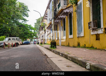 Panjim, Goa/Indien - 15. August 2019: Gebäude und kommerziellen Einrichtungen in Panjim die Hauptstadt von Goa Stockfoto