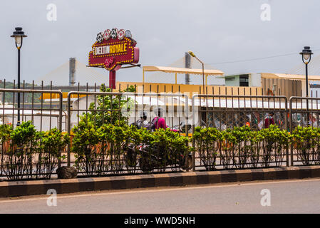 Panjim, Goa/Indien - 15. August 2019: Gebäude und kommerziellen Einrichtungen in Panjim die Hauptstadt von Goa Stockfoto