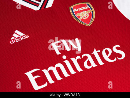 Nahaufnahme von Arsenal x Adidas 19/20 Startseite Stockfoto