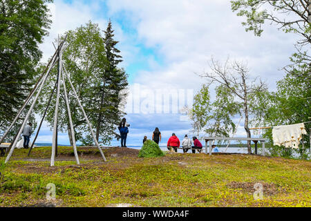 Traditionelle einheimische Sommerlager, Northern Quebec, Kanada Stockfoto