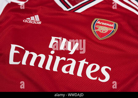 Nahaufnahme von Arsenal x Adidas 19/20 Startseite Stockfoto