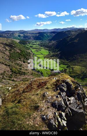 Die grüne Wiese, die von seathwaite Stockfoto