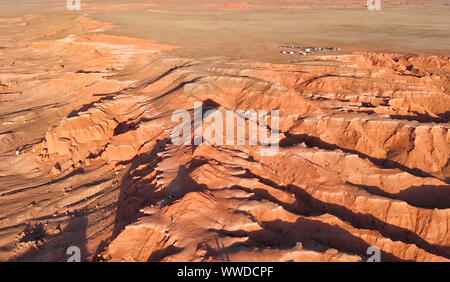 Luftaufnahme der Bayanzag, Flaming Cliffs, Wüste Gobi, Mongolei Stockfoto