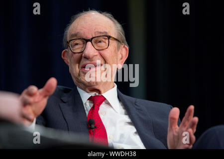 Der ehemalige Vorsitzende der Federal Reserve der USA, Alan Greenspan spricht auf einer Konferenz in der Nationalen Vereinigung der Betriebswirtschaft, NABE. Stockfoto