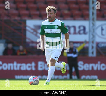 Glasgow, UK. 15 Sep, 2019. 15. September 2019; die Energy Check Stadion, Glasgow, Schottland; Kris Doolan Testimonial, Partick Thistle XI gegen Celtic XI; Lubo Moravcik der Keltischen XI auf dem Ball - Redaktionelle Verwendung Credit: Aktion Plus Sport Bilder/Alamy leben Nachrichten Stockfoto