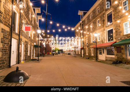 Halifax, Kanada - 18. Juni 2019: Shops in Halifax, Nova Scotia waterfront entlang der historischen Eigenschaften Market Mall Stockfoto