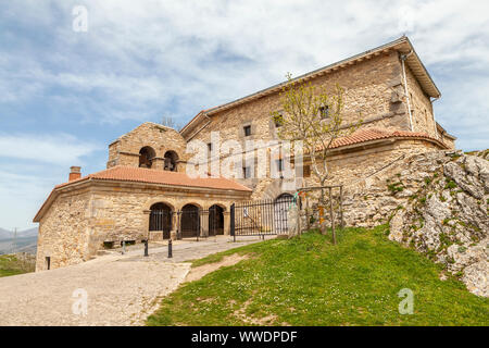 Wallfahrtskirche Nuestra Señora del Oro in der Nähe der Murgia, Álava, Spanien Stockfoto