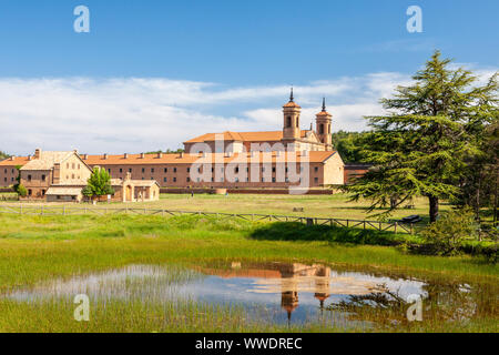 Echten Kloster San Juan de la Peña in der Nähe von Jaca - neue Kloster-, Huesca, Spanien Stockfoto