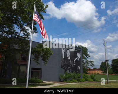 Robert F. Kennedy und Dr. Martin Luther King, Jr. Foto Wandbild, Indianapolis, Indiana, USA, Juli 26, 2019, © katharine Andriotis Stockfoto