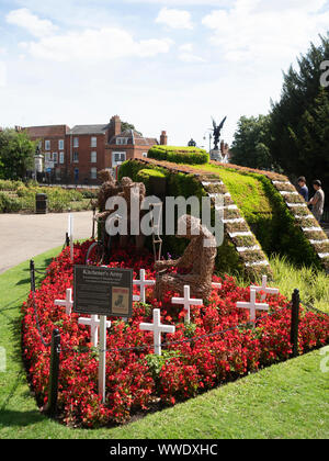 COLCHESTER, ESSEX, Großbritannien - 11. AUGUST 2018: Bettenauslage zum Gedenken an das hundertjährige Jubiläum des Endes des Ersten Weltkriegs (WW1) Stockfoto