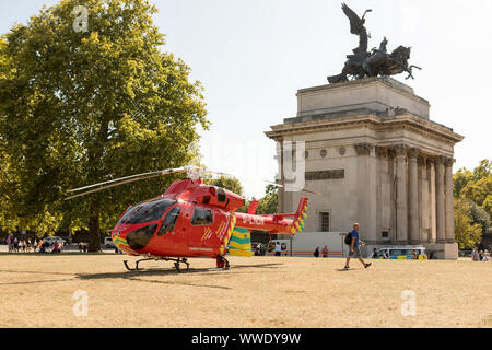 London, Großbritannien. 15. September, 2019. London Air Ambulance in Wellington Arch. Stockfoto