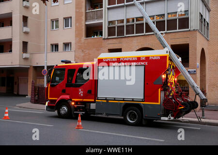 Paris, Frankreich, 20. August 2018: fire truck bei einem Notfall Intervention in der Stadt Stockfoto