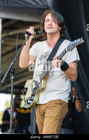 September 14, 2019, Chicago, Illinois, USA: TIM KASHER von Cursive während der Riot Fest Musik Festival bei Douglas Park in Chicago, Illinois (Bild: © Daniel DeSlover/ZUMA Draht) Stockfoto