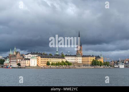 Stockholm, Schweden. September 2019. Ein Panoramablick von Gamla Stan Insel in einem bewölkten Tag Stockfoto