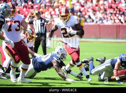 Landrover, Maryland, USA. 15. September, 2019. Washington Redskins zurück Adrian Peterson laufen hetzt gegen die Dallas Cowboys im ersten Quartal bei FedEx Field in Landover, Maryland am Sonntag, dem 15. September 2019. Foto von Kevin Dietsch/UPI Quelle: UPI/Alamy leben Nachrichten Stockfoto