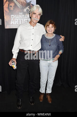 HOLLYWOOD, CA - 14. SEPTEMBER: Sam Elliott (L) und Katharine Ross an der Stacy Poitras'Art Galerie Ausstellung für Dokumentarfilm Premiere von "Die Kettensäge Künstler" am 14. September stattfand, 2019 in Hollywood, Kalifornien. Stockfoto