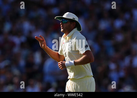 London, Großbritannien. 15 Sep, 2019. Stuart Breiten von England während Tag vier der 5 Specsavers Asche Test Match, Am Kia Oval Cricket Ground, London, England. Credit: ESPA/Alamy leben Nachrichten Stockfoto