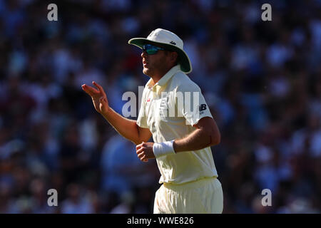 LONDON, ENGLAND. 15. SEPTEMBER 2019: Stuart Breiten von England während Tag vier der 5 Specsavers Asche Test Match, Am Kia Oval Cricket Ground, London, England. Stockfoto