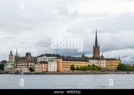 Stockholm, Schweden. September 2019. Ein Panoramablick von Gamla Stan Insel in einem bewölkten Tag Stockfoto