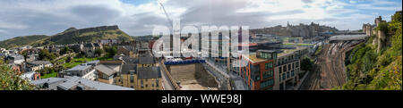 Edinburgh, Schottland, Großbritannien. 15. September 2019. UK Wetter: ein Panorama der Stadt Edinburgh an einem sonnigen Tag. Credit: Skully/Alamy leben Nachrichten Stockfoto