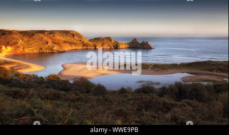 Flut in Three Cliffs Bay Stockfoto