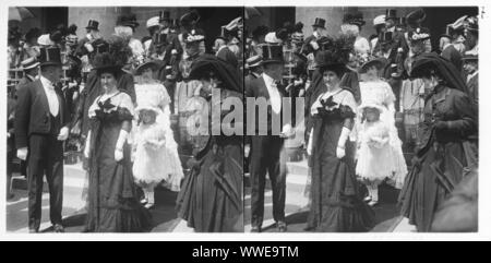AJAXNETPHOTO. 1890-1910 (ca.). PARIS, Frankreich. - Hochzeit - 1 von 7 STEREO URSPRÜNGLICHE POSITIVE GLASPLATTE PAARE VON FOTOGRAF VAILLIANT TOZY von 29 RUE DE SURENE, PARIS. Ein DATENSATZ FÜR DEN FOTOGRAFEN UND DIESES THEMA WIRD IN DER OWHSRL FOTOGRAFEN DER WELT (ohne USA) Publ. 1994, aktualisiert 2003. Stichwort Suche; TOZY. Fotograf: TOZY © DIGITAL IMAGE COPYRIGHT AJAX VINTAGE BILDARCHIV QUELLE: AJAX VINTAGE BILDARCHIV SAMMLUNG REF: STEREO 1900 02 Stockfoto