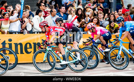 Madrid, Spanien. 15. September 2019. Primoz Roglic (Team Jumbo Visma) Fahrten während der 21. Stufe des Radrennen 'La Vuelta a España" (Tour durch Spanien) zwischen Fuenlabrada und Spanien Am 15. September 2019 in Madrid, Spanien. © David Gato/Alamy leben Nachrichten Stockfoto