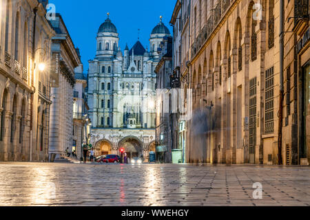 Saint Michel, Dijon, Burgund, Frankreich, Europa Stockfoto