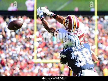 Landrover, Maryland, USA. 15. September, 2019. Washington Redskins zurück läuft, Chris Thompson (25.) scheitert in der im vierten Quartal zu einem Pass gegen Dallas Cowboys starke Sicherheit Jeff Heide (38) bei FedEx Feld in Landover, Maryland am Sonntag, dem 15. September 2019. Foto von Kevin Dietsch/UPI Quelle: UPI/Alamy leben Nachrichten Stockfoto