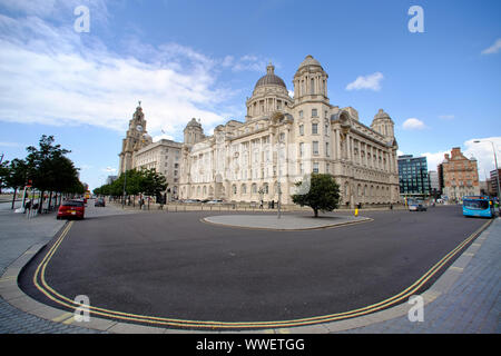 Hafen von Liverpool und Liver Building, Liverpool, Merseyside, UK Stockfoto