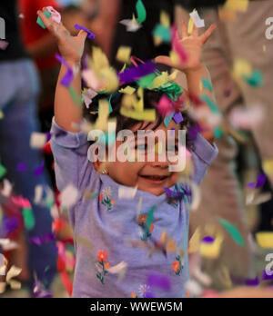 Los Angeles, USA. 14 Sep, 2019. Ein Mädchen besucht das Mondfest Feier in Chinatown in Los Angeles, USA, Sept. 14, 2019 statt. Credit: Li Ying/Xinhua/Alamy leben Nachrichten Stockfoto