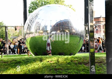 Haus der HOLLAND SS 20 Start- und Landebahn während der London Fashion Week - London, UK 14/09/2019 | Verwendung weltweit Stockfoto