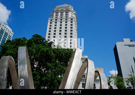 Blick auf die Altstadt - Dade County Courthouse Gebäude (Mitte) in Downtown Miami, Florida Stockfoto