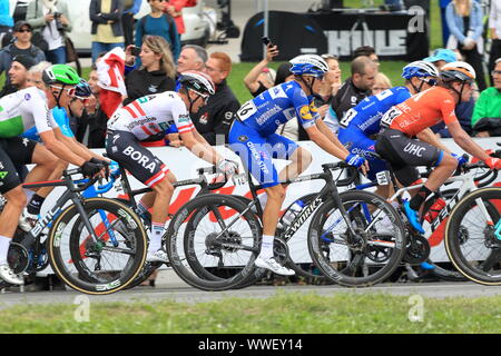 Montreal, Kanada. 15.09.2019. Reiter im Grand Prix Cycliste Straße Rennen konkurrieren in Montreal Stockfoto