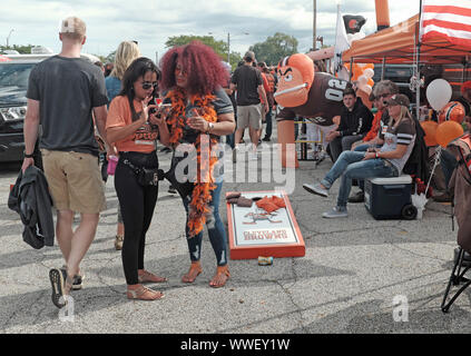 Vor dem Spiel tailgating Parteien in der Cleveland städtischen Sammlungen und viele andere, ist eine Tradition, bevor alle Cleveland Browns home Spiele in Cleveland, Ohio. Stockfoto