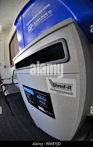 Papierzerkleinerer in Kalifornien High School für das Recycling von Altpapier Stockfoto