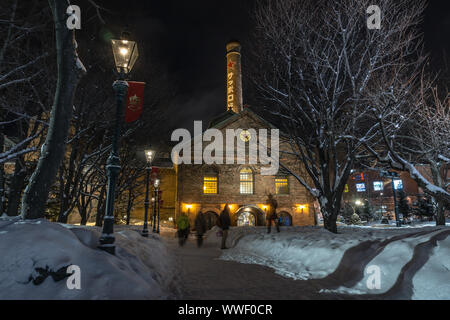 Nachtansicht der Sapporo Biergarten, Hokkaido, Japan im Winter. Stockfoto