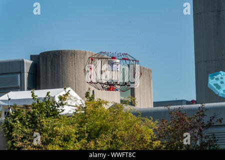 Lausanne, Schweiz. 15 Sep, 2019. Lausanne, Schweiz 2019/09/15: Der Ben&Jerry's Ice Drone, die von der Vaudoise Dromotics und EPFL (Swisstech) entwickelt wurde und während der Drohnen Tage an der Swisstech Open House 2019 vorgestellt (Foto von Eric Dubost/Pacific Press) Quelle: Pacific Press Agency/Alamy leben Nachrichten Stockfoto