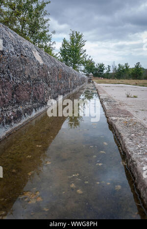 Trinken Trog oder typische Pilon im Nationalpark von Fuentes Carrionas. Palencia Stockfoto