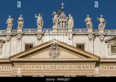 Ger: Vatikan. St. Peter's Basilica. Statuen Apostel GER: Vatikan. Petersdom. Statuen Apostelkirche Stockfoto