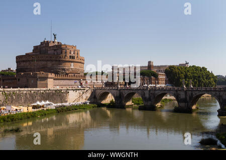 Ger: Rom. Castel Sant'Angelo. Brücke Sant'Angelo. Tiber GER: Rom. Engelsburg. Engelsbrücke. Fluss Tiber Stockfoto